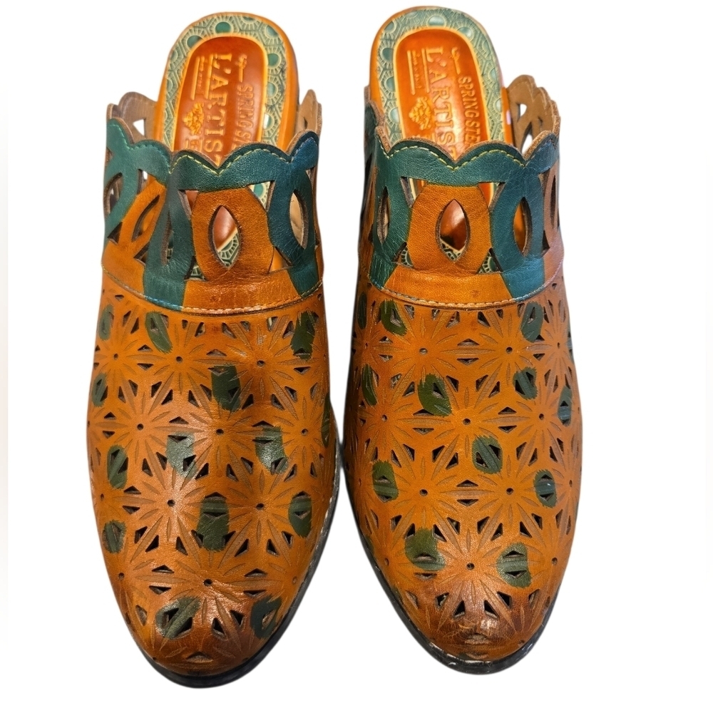L'ARTISTE SPRING STEP RIMA BROWN AND GREEN LEATHER CLOG MULES. SZ EU 36.